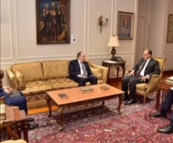 رئيس هيئة الدواء يبحث مع وزير الخارجية تعزيز التعاون الدولي ودعم الصادرات الدوائية المصرية