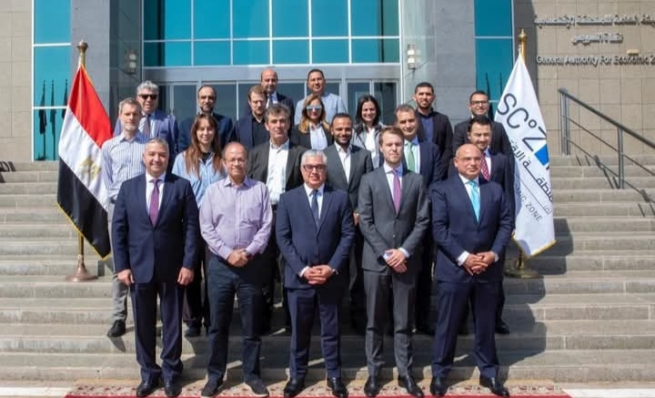 المنطقة الاقتصادية لقناة السويس تبحث تعزيز التعاون مع كبرى الشركات الهولندية في مجالات الموانئ والطاقة