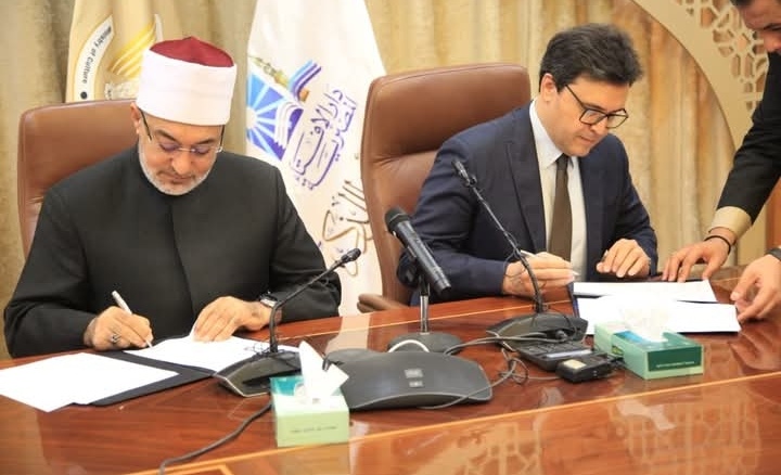 وزير الثقافة ومفتي الجمهورية يوقعان بروتوكول تعاون لتعزيز الوعي الثقافي والديني ومواجهة التطرف الفكري