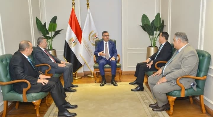 وزير قطاع الأعمال يبحث مع