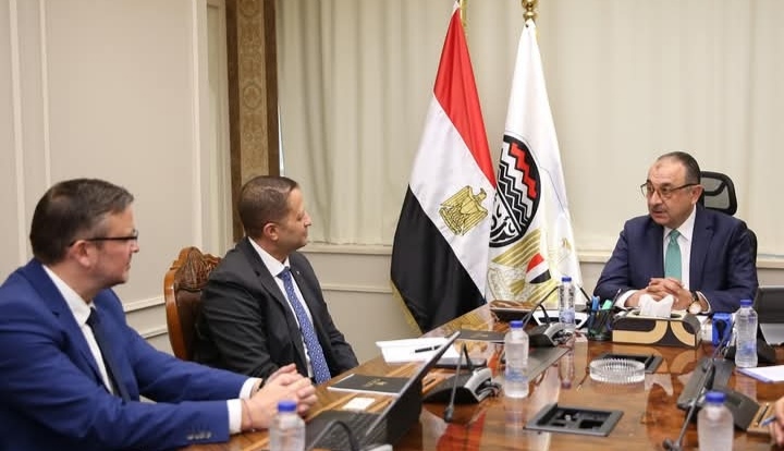 وزير التموين يناقش مع رئيس جهاز تنمية التجارة الداخلية خطة تطوير البنية التجارية وجذب الاستثمارات