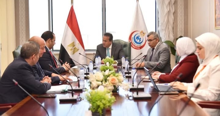 وزير الصحة يبحث مع