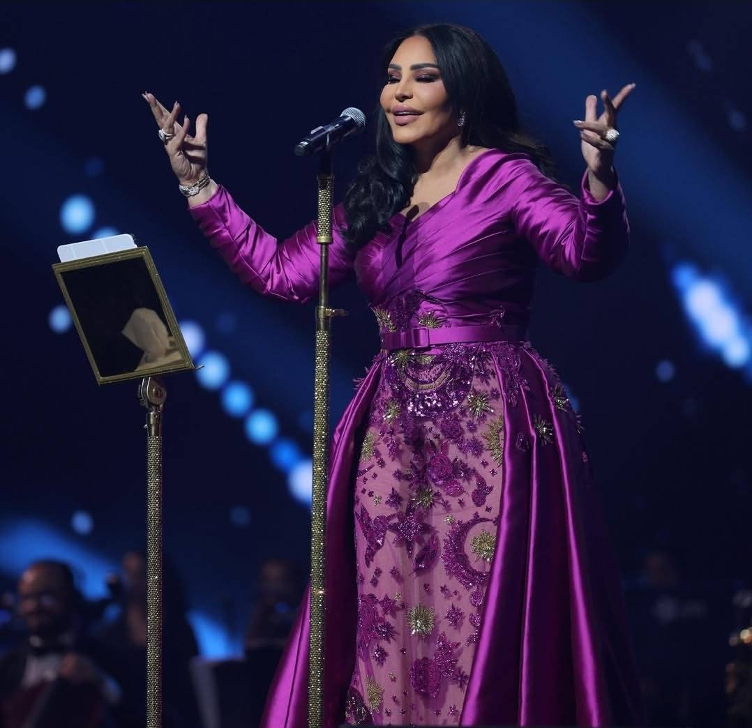 أحلام تُشعل الجدل بتغريدة تطلب فيها قصيدة عن الرجل مقابل 100 ألف درهم