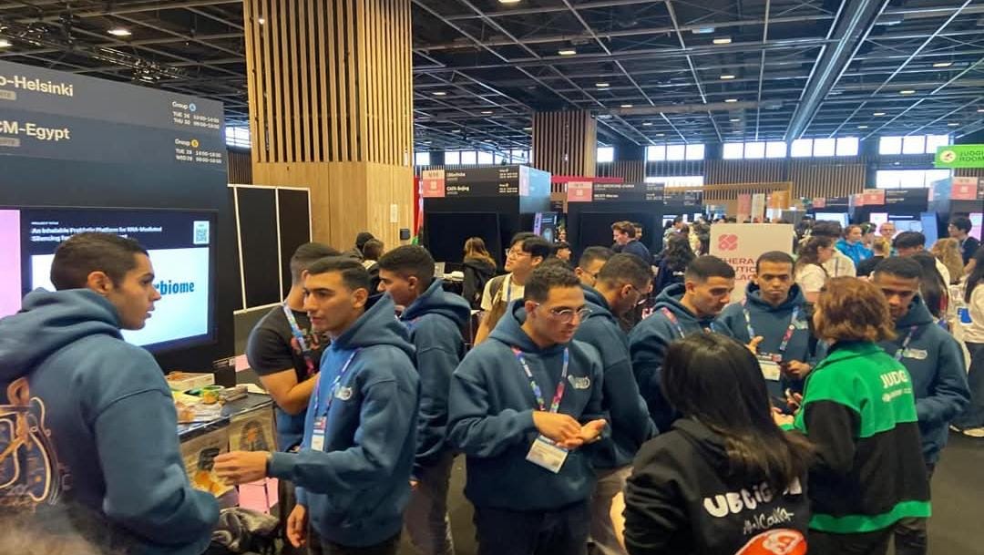 الفريق البحثى لكلية الطب بالقوات المسلحة يحصل على الميدالية الذهبية فى المسابقة العالمية للهندسة الوراثية بفرنسا