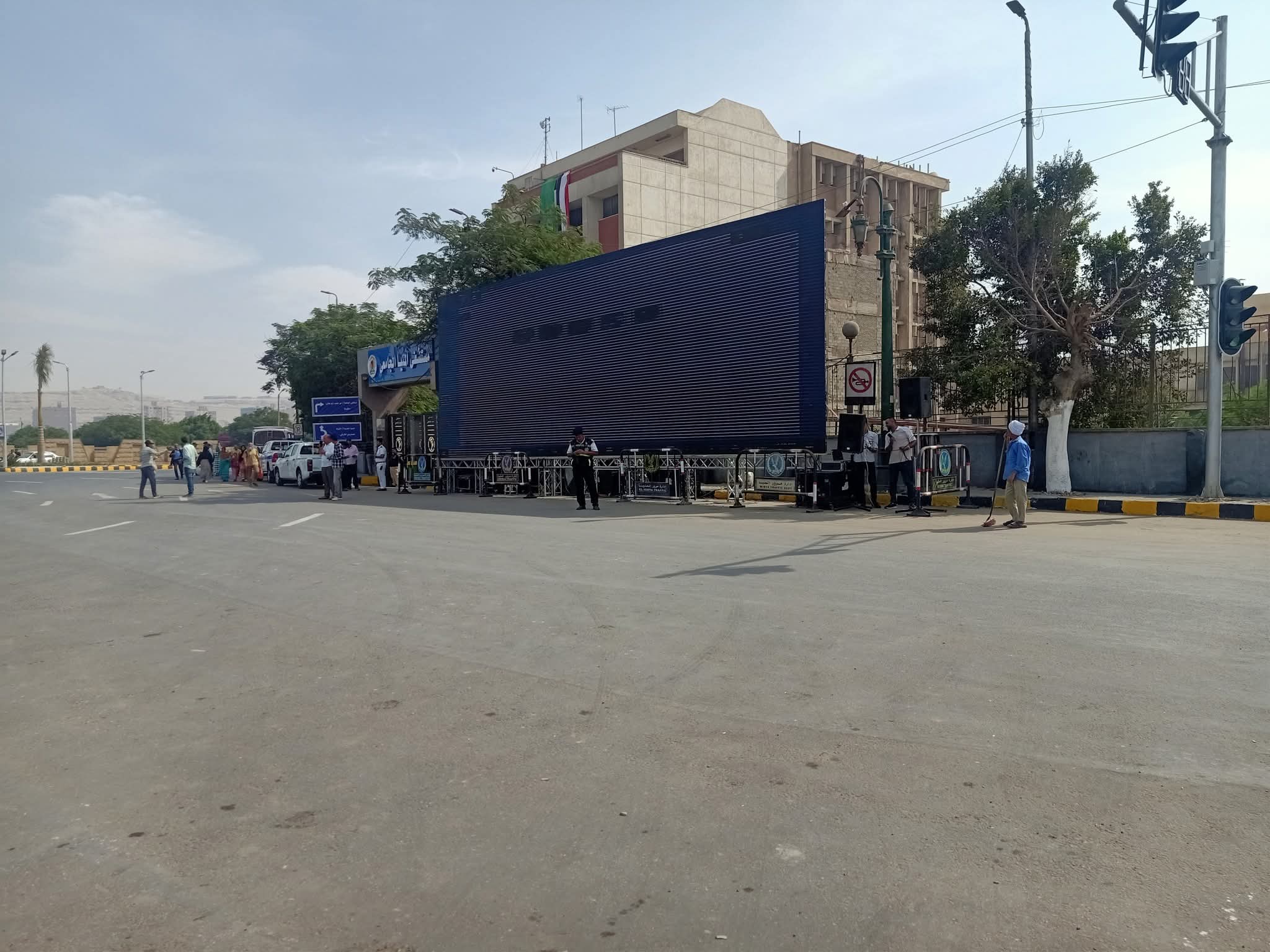 محافظ المنيا يتفقد الشوارع ويشدد على رفع كفاءة الميادين استعدادًا لافتتاح المتحف المصري الكبير