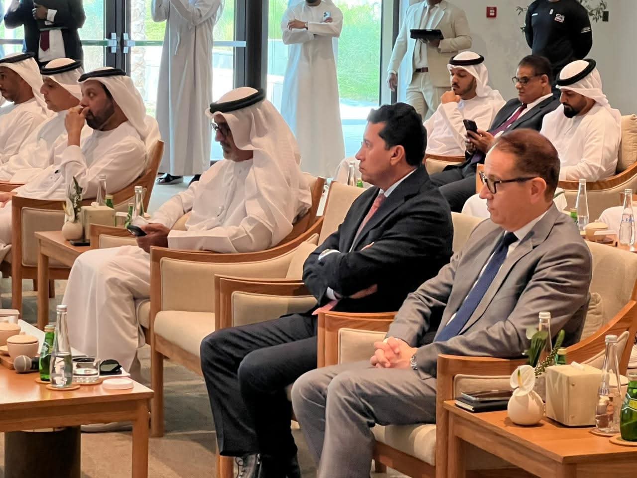 وزير الرياضة يعلن تفاصيل النسخة العاشرة من سباق زايد الخيري في مؤتمر صحفي بالإمارات