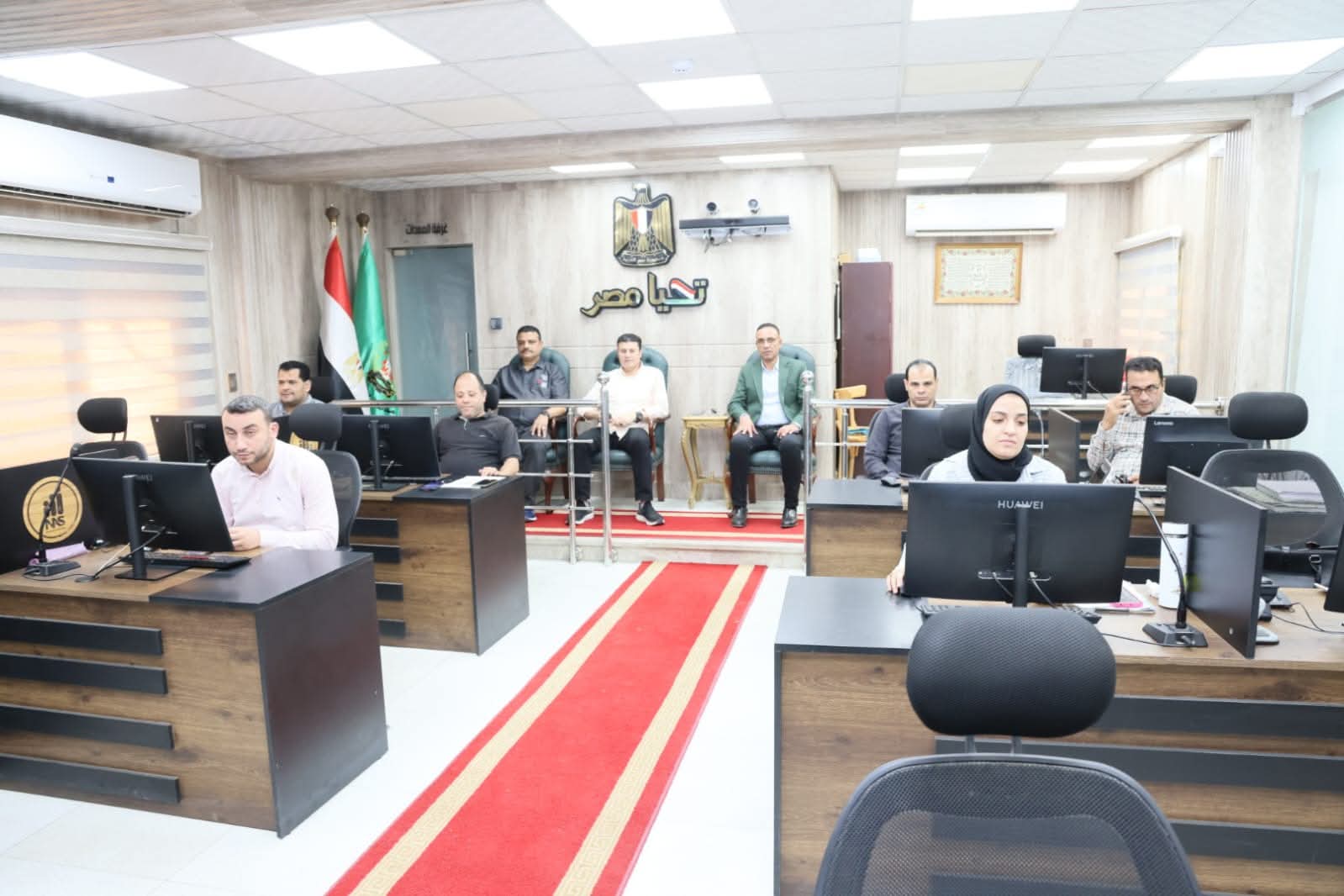 محافظ المنوفية يتابع التعامل الفوري مع تجمعات مياه الأمطار ويشدد على جاهزية الطوارئ