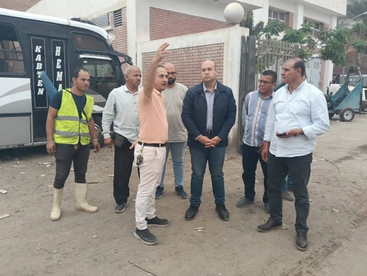 نائب محافظ الجيزة يتابع ميدانيًا أعمال تطهير المصارف ومشروعات البنية التحتية بأبو النمرس والحوامدية