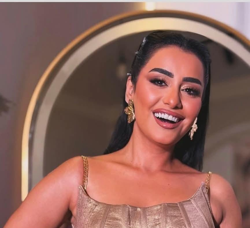 نانسي صلاح تتألق بالذهب وتفاجئ جمهورها بفيلم جديد 