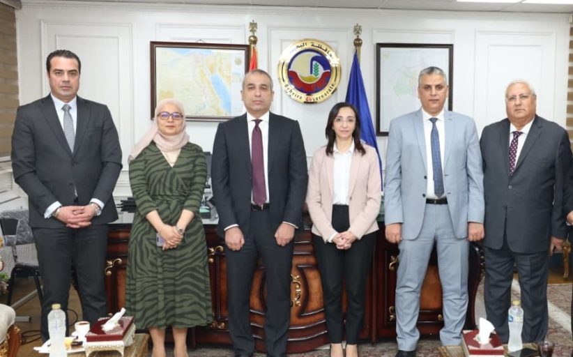 رئيس البنك الزراعي المصري يستعرض مع محافظ البحيرة برامج تمويل صغار المزارعين لتحقيق التنمية الزراعية والريفية