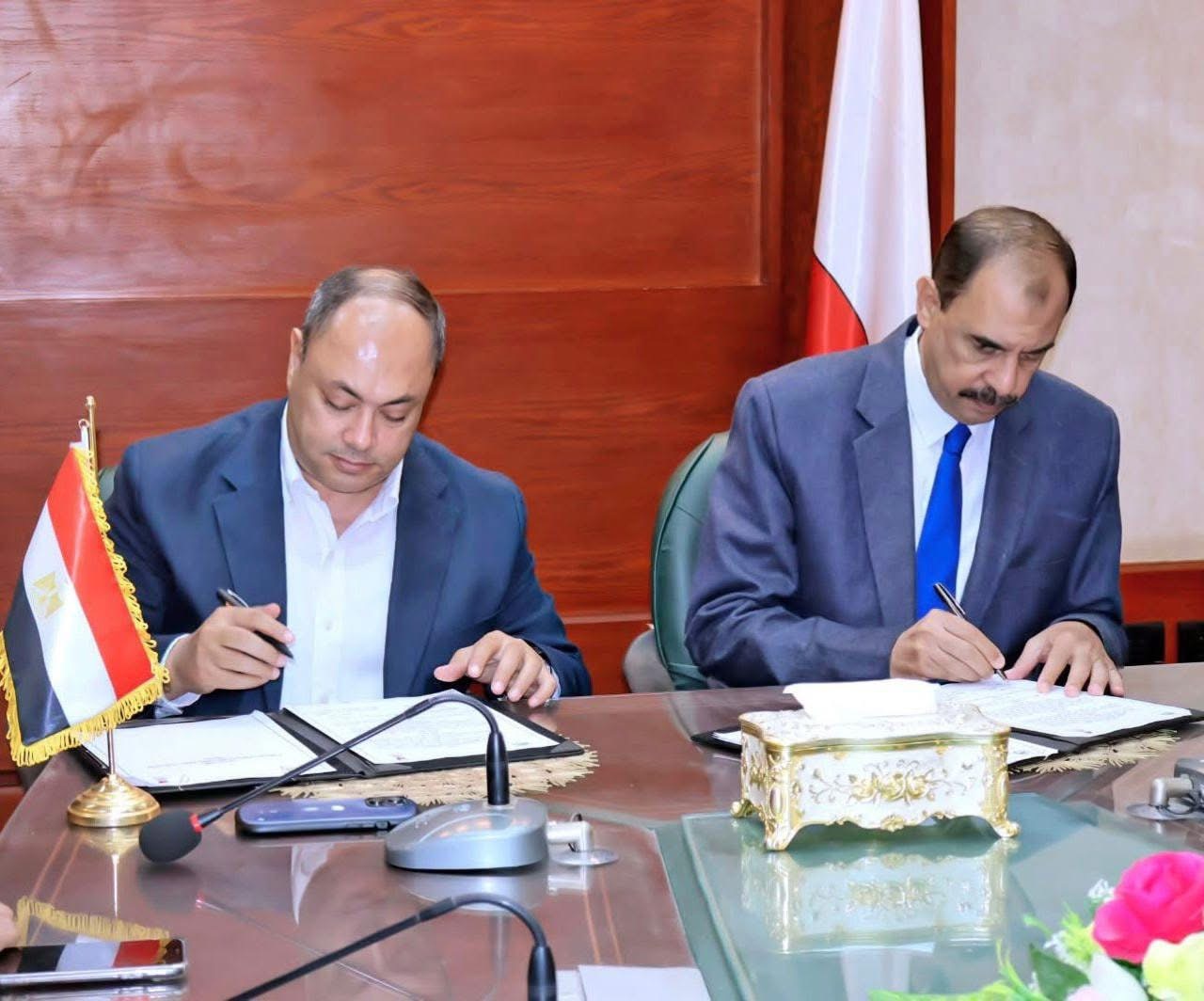 توقيع بروتوكولات تعاون بين محافظة سوهاج وهيئة تنمية الصعيد في مختلف المجالات