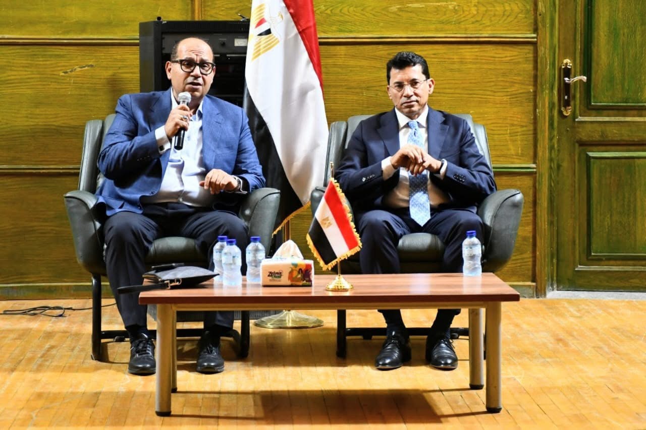 وزير الرياضة يبحث تطوير المصارعة ودعم أبطال مصر استعدادًا لأولمبياد لوس أنجلوس 2028