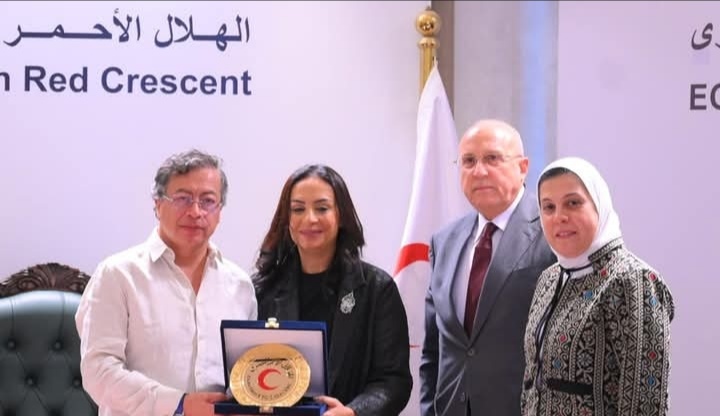 زيارة تضامن ودعم إنساني.. رئيس كولومبيا بالمركز العام للهلال الأحمر المصري