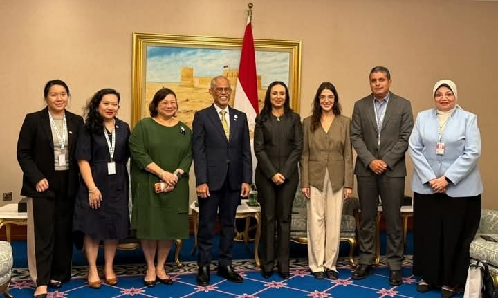 وزيرة التضامن تبحث تعزيز التعاون الاجتماعي مع سنغافورة على هامش قمة الدوحة