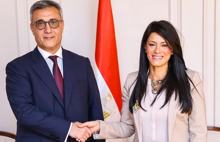 وزيرة التخطيط تبحث مع السفير الجزائري التحضيرات لانعقاد اللجنة العليا المشتركة ومنتدى الأعمال بالقاهرة