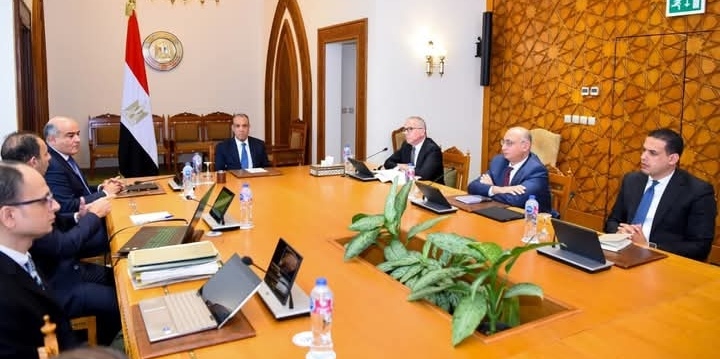 وزير الخارجية يتابع مشروع رقمنة وتحديث الوثائق التاريخية لتعزيز التحول الرقمي بالوزارة