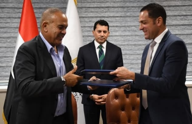 تعاون مشترك لاستضافة بطولة العالم للسباحة بالزعانف للجامعات 2026 بشرم الشيخ