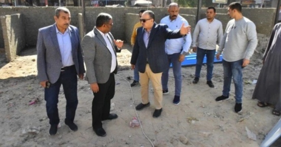 محافظ أسيوط يتفقد السوق الحضري والمبنى الإداري بأبنوب استعدادًا للافتتاح