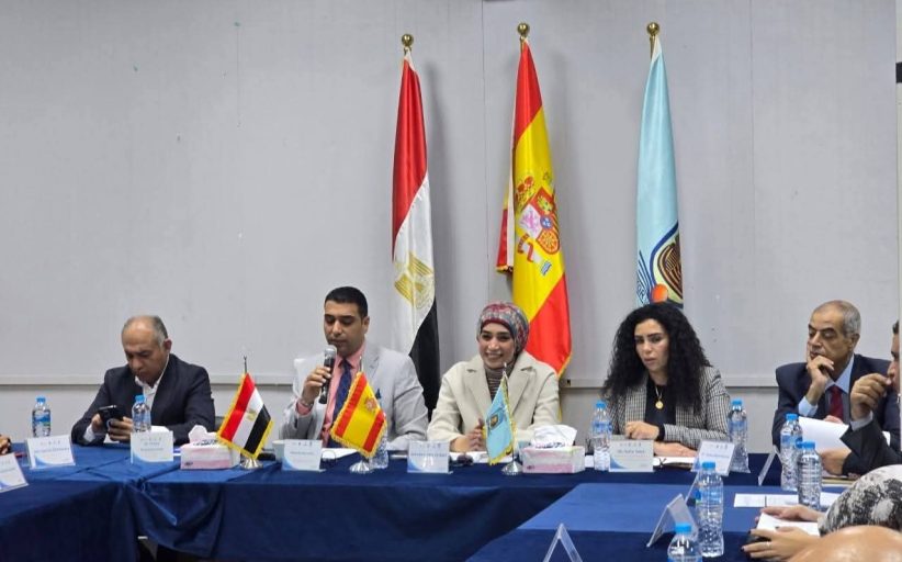 الأقصر تنظم مائدة مستديرة لتعزيز مهارات الشباب والمرأة في التنمية