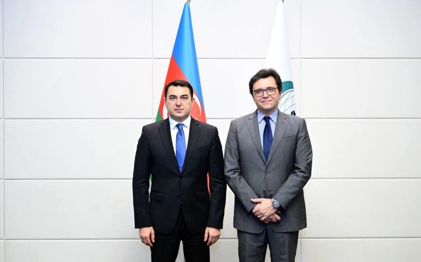 وزير الثقافة يلتقي نظيره الأذربيجاني لبحث آليات تعزيز التعاون الثقافي بين البلدين