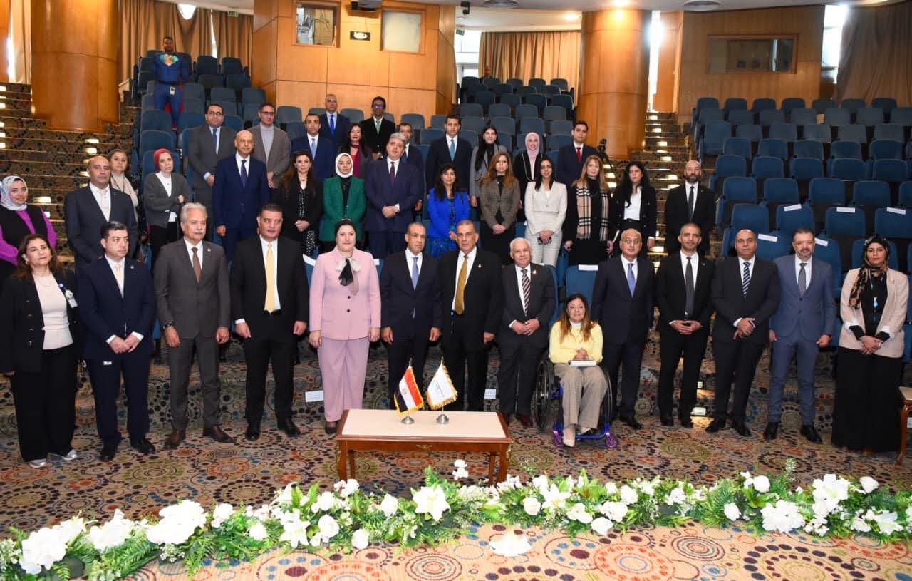 رئيس اللجنة العليا الدائمة لحقوق الإنسان يزور مستشفى ٥٧٣٥٧