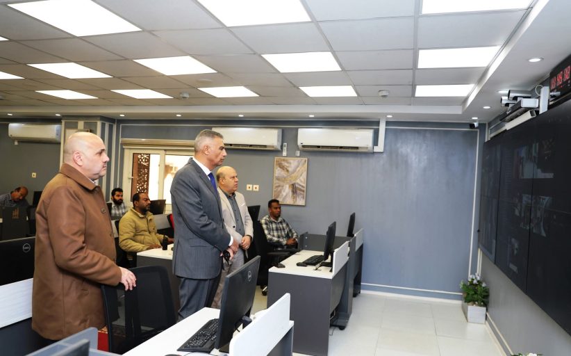 محافظ أسوان يتابع سير الأجواء الانتخابية في جولة الإعادة