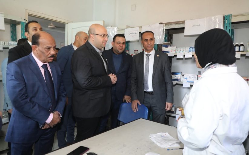 محافظ بني سويف يتفقد وحدة طب الأسرة وافتتح قسم العلاج الطبيعي الجديد