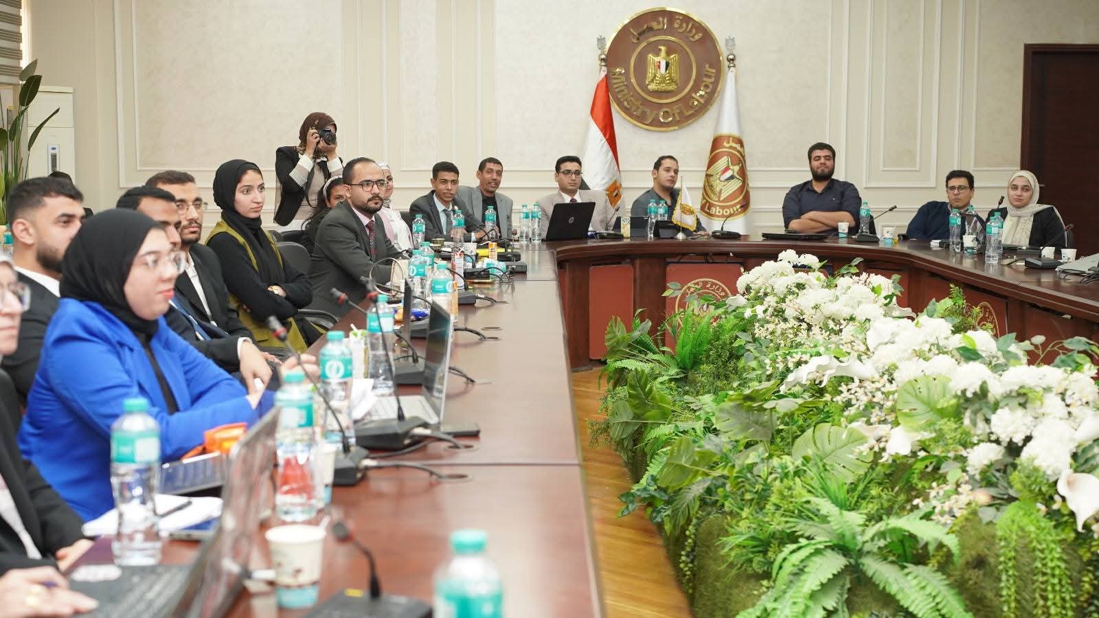 وزير العمل : نستثمر في الشباب والتكنولوجيا معًا لتدريبهم على استخدام الذكاء الاصطناعي