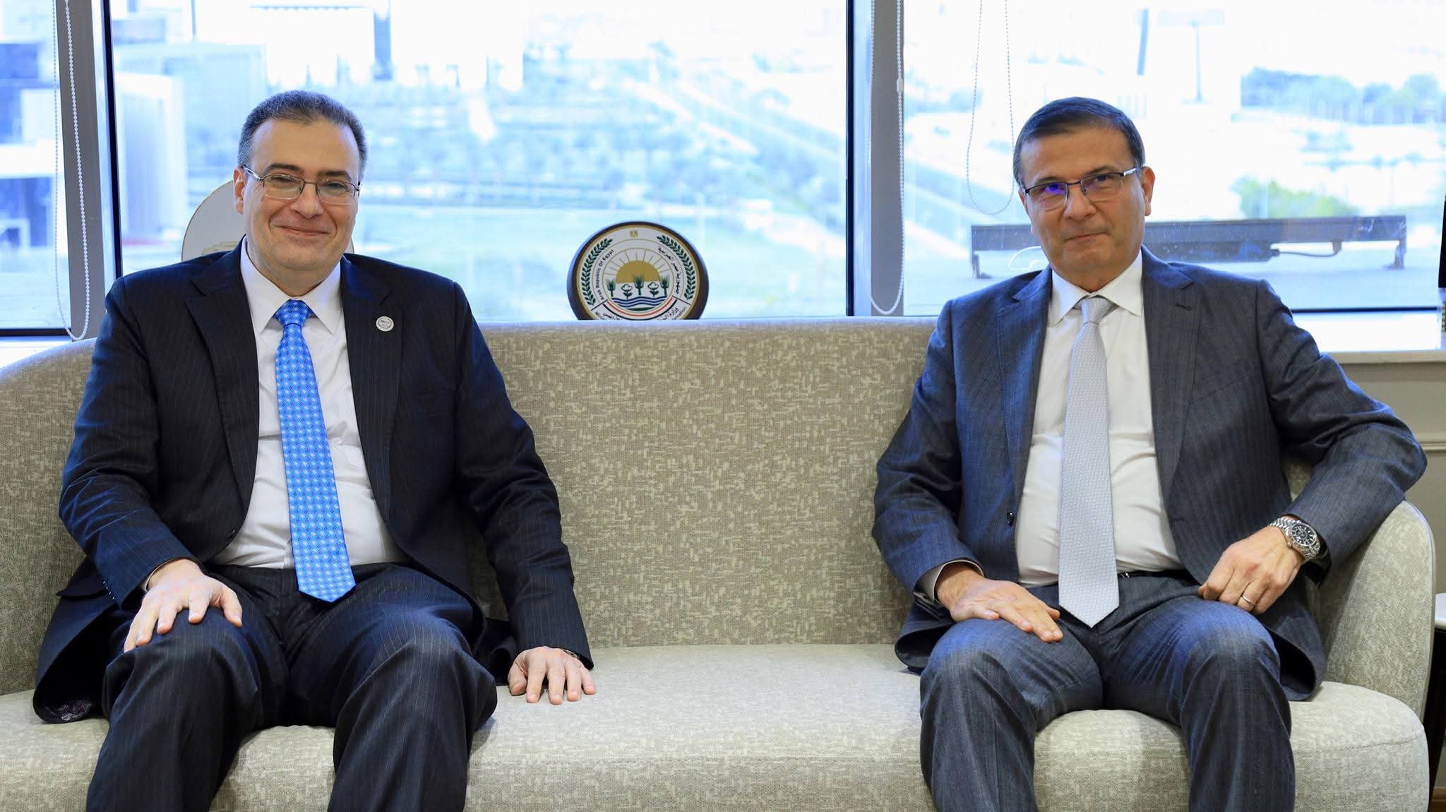 الزراعة و التنظيم والإدارة يتفقان على التعاقد مع أكثر من 4500 طبيب بيطري لدعم منظومة الطب البيطري بالمحافظات