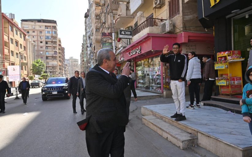 محافظ الغربية يتفقد شوارع طنطا مفاجأة ويشدد على الانضباط والنظافة كاملة