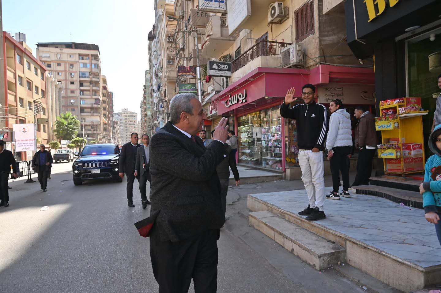 محافظ الغربية يتفقد شوارع طنطا مفاجأة ويشدد على الانضباط والنظافة كاملة