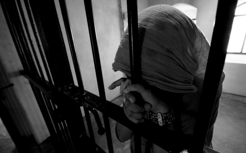 حين تدخل المرأة عالم الجريمة المنظمة بصمت أقوى من الرصاص