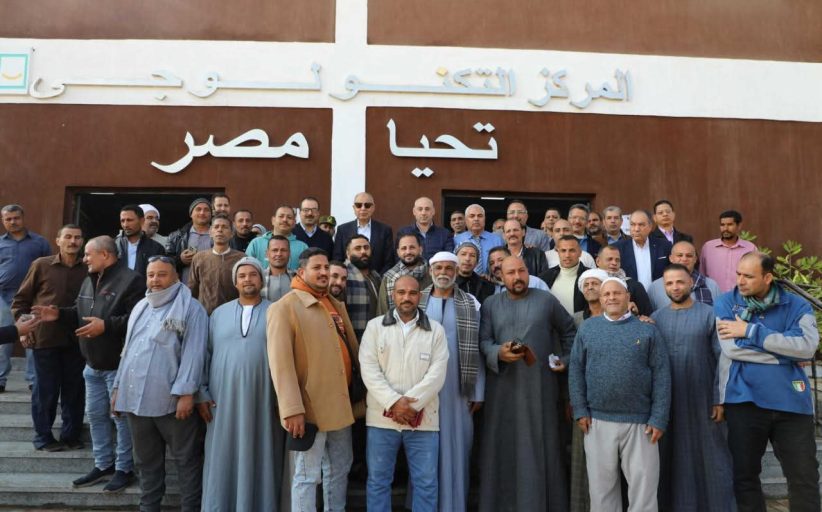 محافظ المنيا يتفقد مجمع خدمات شارونة ويشيد بدور «حياة كريمة» في تحسين مستوى الخدمة