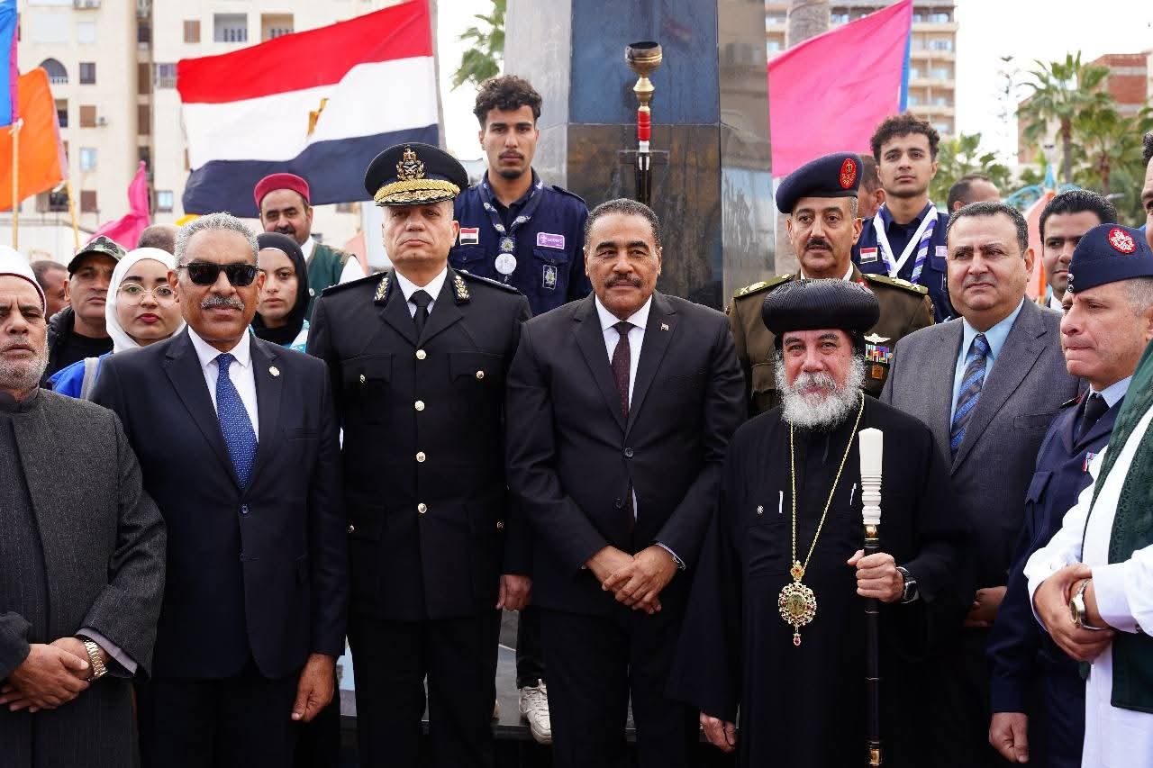 محافظة مطروح تحتفل بعيدها القومي والذكرى الـ110 لمعركة وادي ماجد بإيقاد شعلة الاحتفالات