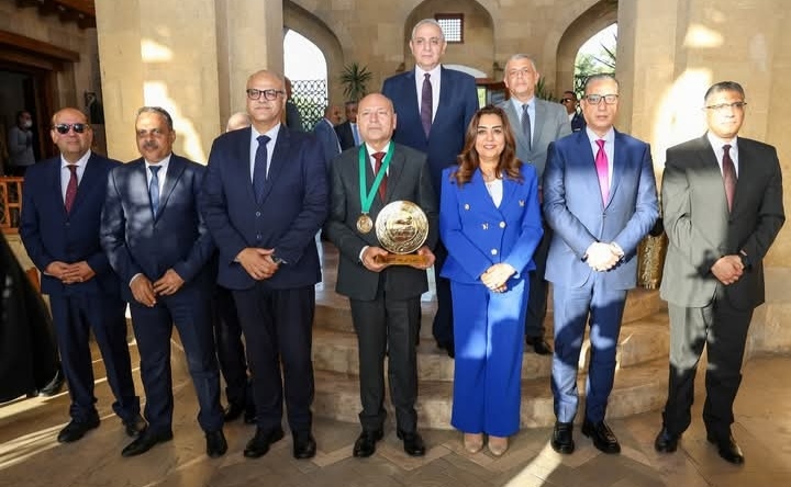 وزيرة التنمية تهنئ محافظ القاهرة لفوزه بجائزة أفضل محافظ عربي