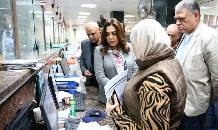 وزيرة التنمية المحلية تعزل رئيس حي النزهة وتوجه بإصلاحات عاجلة في ملف التصالح والنظافة