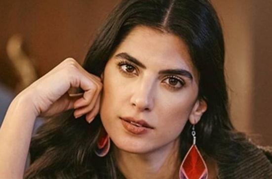 قصة عشق طال انتظارها.. ليل يواصل خطف الأنظار