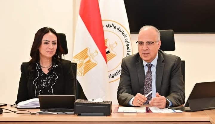 وزيرا الري والتضامن يبحثان إطلاق مبادرة وطنية لتمكين المرأة عبر تدوير ورد النيل وإنتاج مشغولات صديقة للبيئة