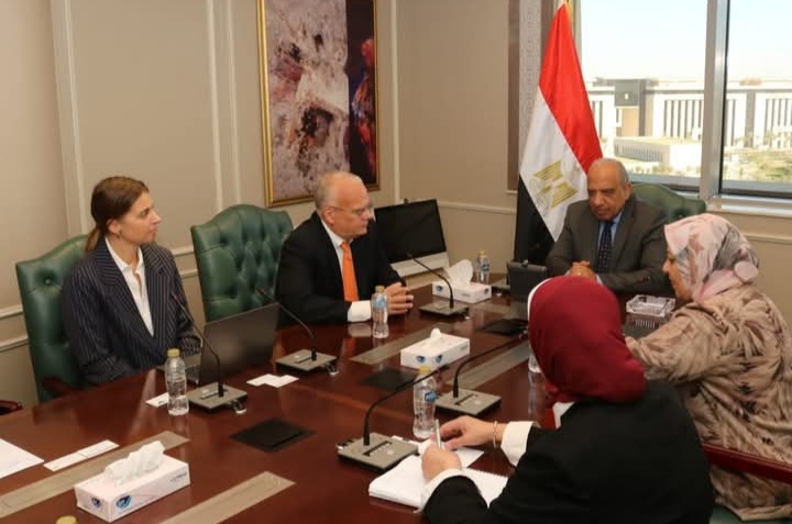 وزير الكهرباء يبحث مع السويد تعزيز الاستثمار في الطاقة النظيفة وتحديث الشبكة الكهربائية