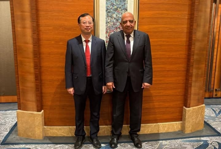 مباحثات مصرية صينية لتعزيز التعاون في الطاقة المتجددة وتوطين صناعة مهمات الرياح والشمس