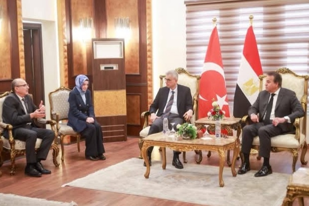 وزير الصحة يستقبل نظيره التركي بالقاهرة لبحث تعزيز التعاون المشترك وتبادل الخبرات الطبية