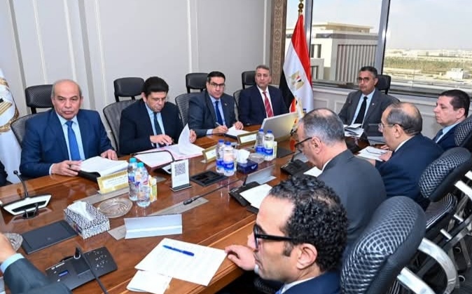 وزير التموين يترأس اجتماع اللجنة العليا للمطاحن لمتابعة انتظام منظومة الطحن وضمان جودة الدقيق