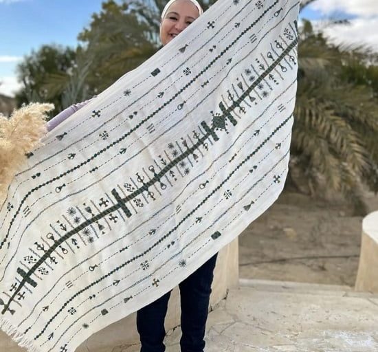 جيهان خليفة، تركت وظيفتها في البنك لتعيد اكتشاف شغفها في التطريز السيوي.