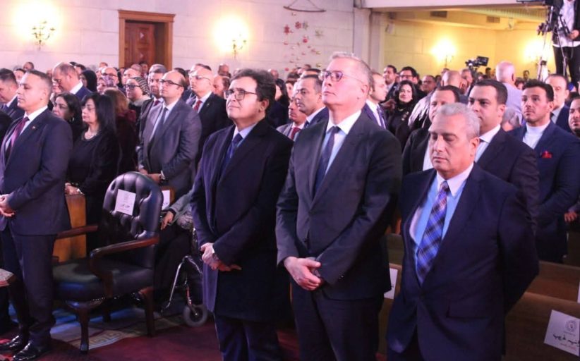 وزير الثقافة يشارك أبناء الطائفة الإنجيلية احتفالهم بعيد الميلاد المجيد بكنيسة قصر الدوبارة