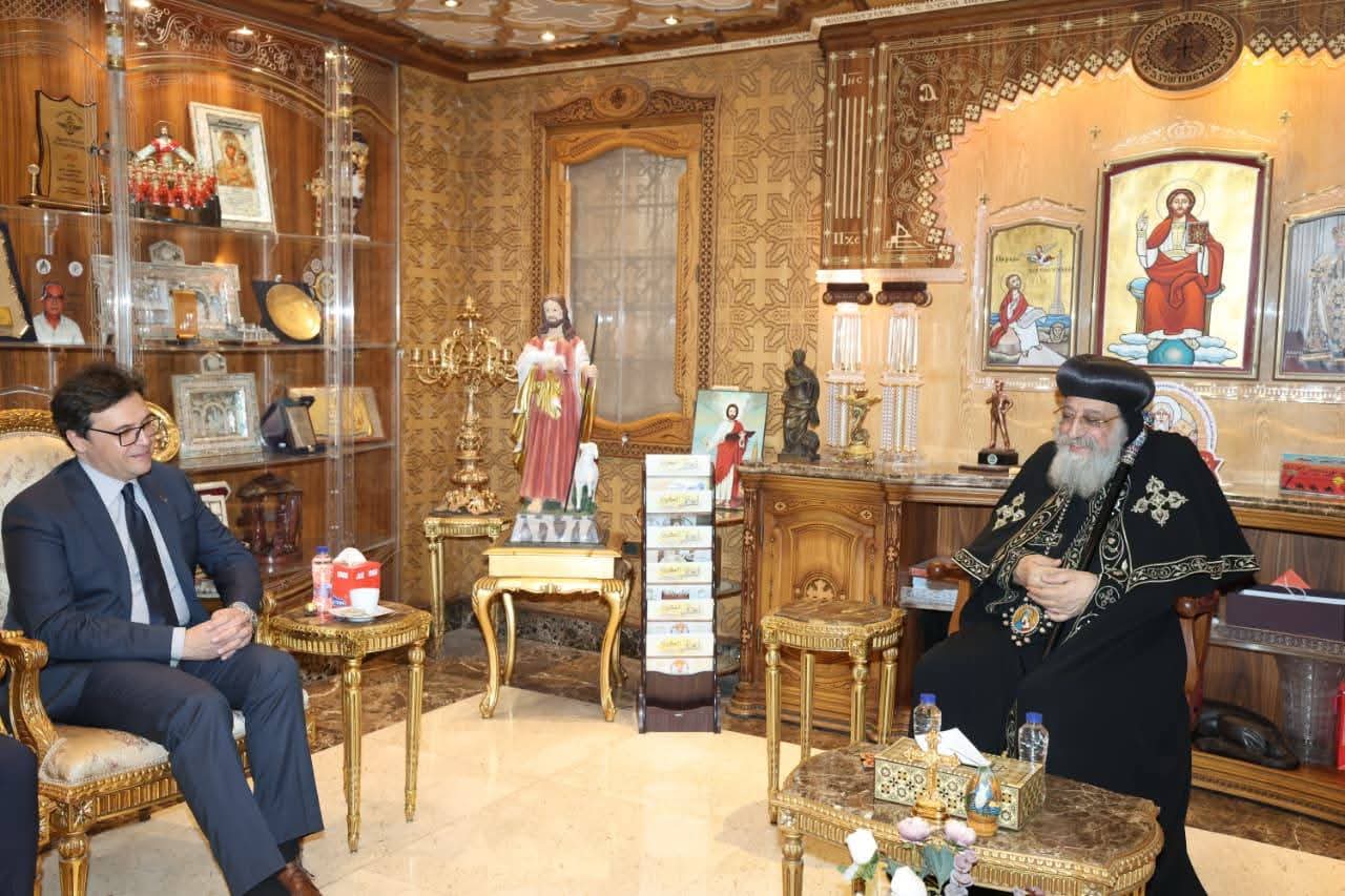 البابا تواضروس الثاني يستقبل وزير الثقافة بالكاتدرائية المرقسية لبحث آفاق التعاون المشترك