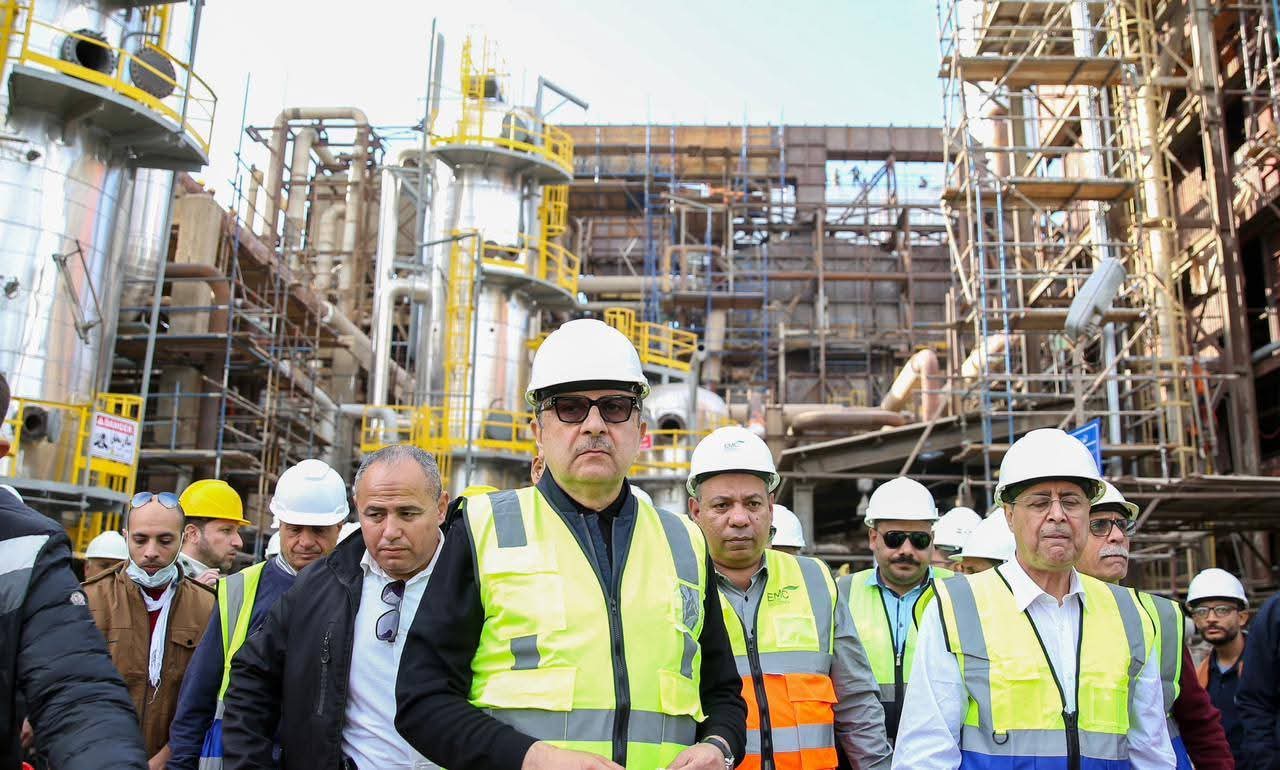 وزير قطاع الأعمال يتابع العمل بمشروع إحياء 