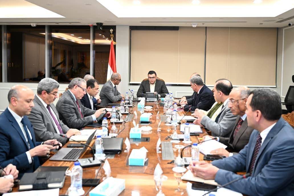 وزير الإسكان يتابع الموقف التنفيذي لمشروعات تطوير قرى الريف المصري