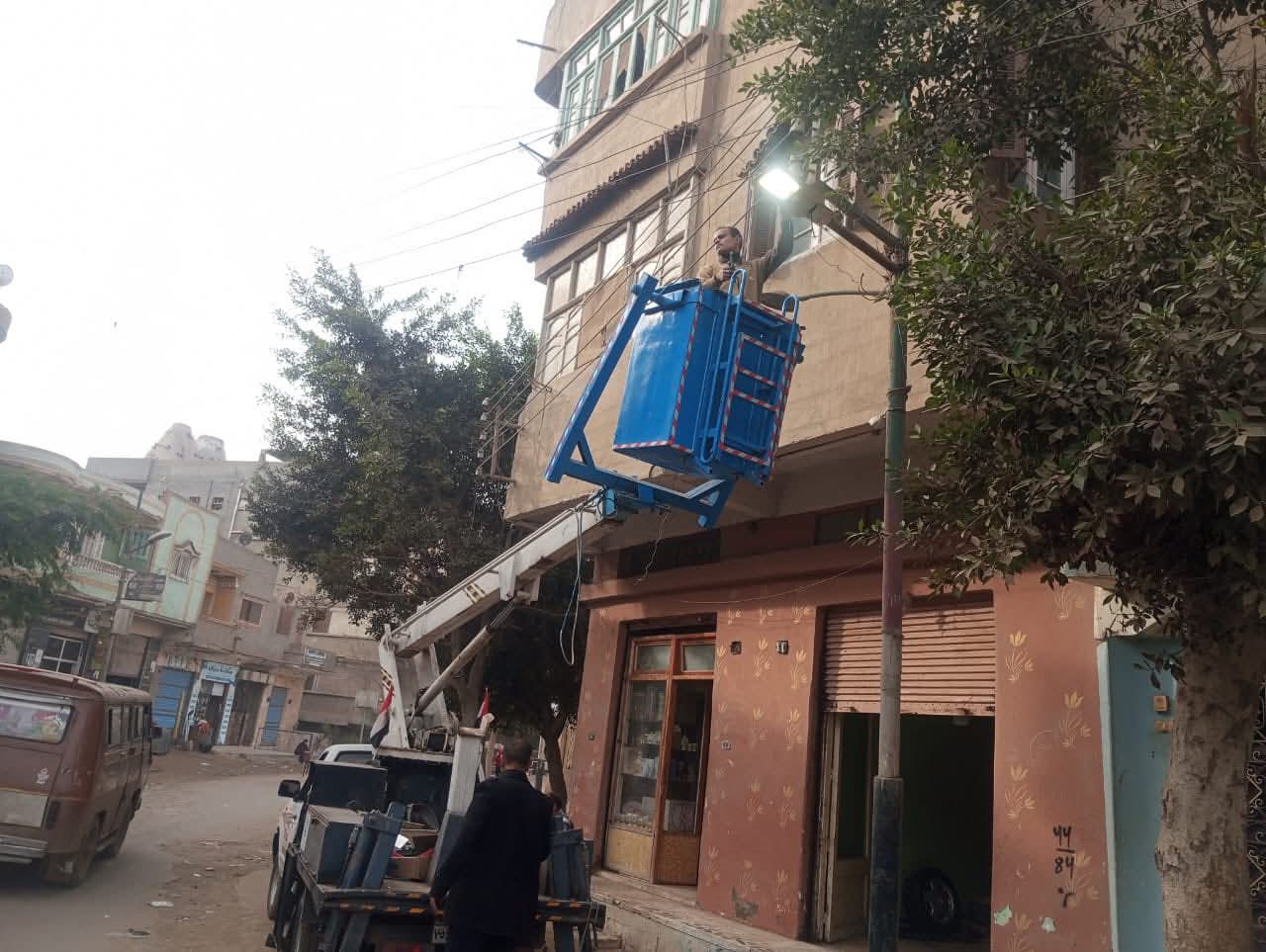 محافظ كفرالشيخ يواصل تطوير الإنارة بدسوق وبلطيم ضمن مبادرة 