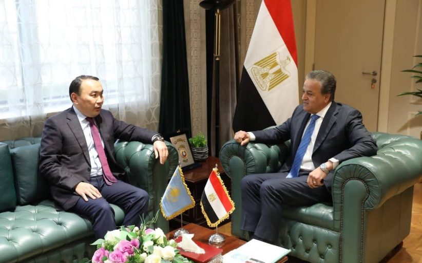 وزير الاستثمار يبحث مع سفير النرويج ورئيس شركة 