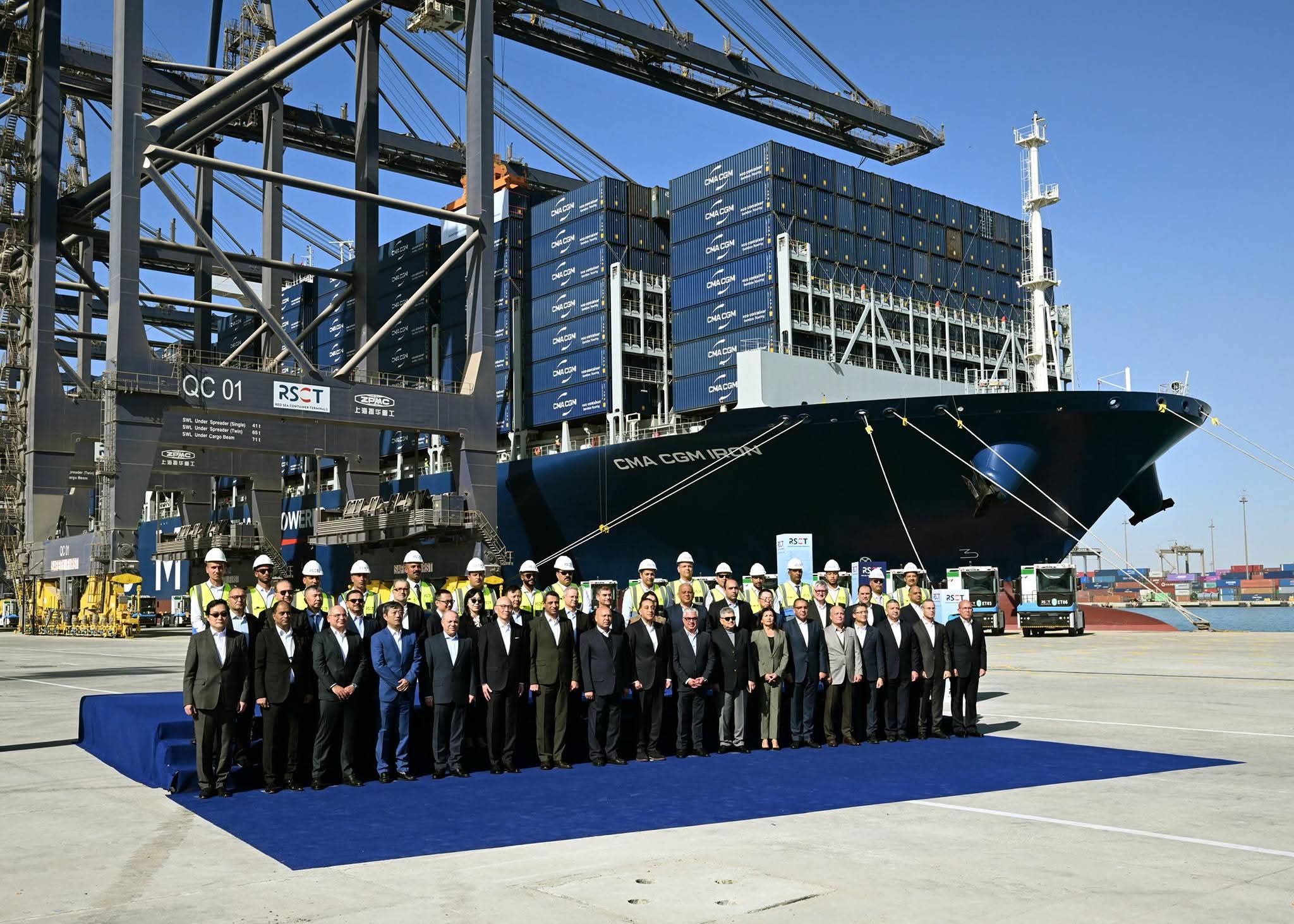 رئيس الوزراء يتفقد محطة البحر الأحمر لتداول الحاويات رقم 